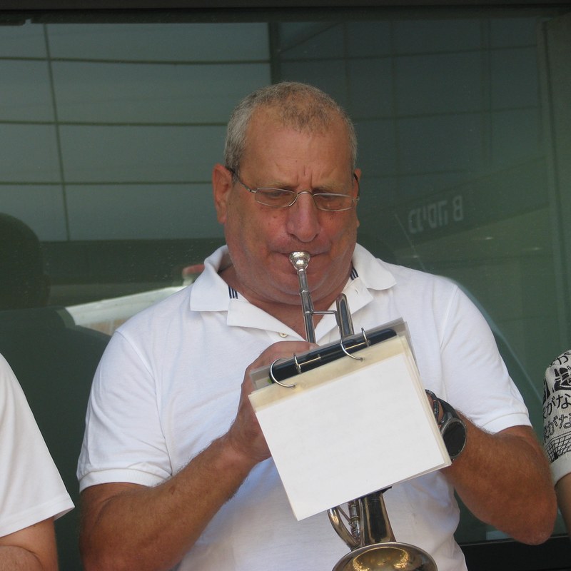 ליאור